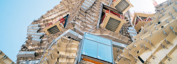 Tòa tháp ngọn núi độc đáo ở miền Nam nước Pháp của Frank Gehry