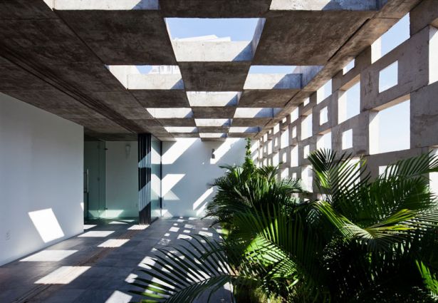Nhà Bình Thạnh của công ty kiến trúc Võ Trọng Nghĩa và Sanuki + Nishizawa Architects